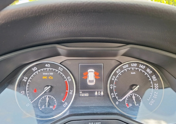 Skoda Superb cena 72500 przebieg: 132300, rok produkcji 2017 z Suchań małe 56